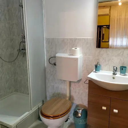 Apartment Paksy *