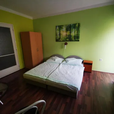 Apartment Paksy *